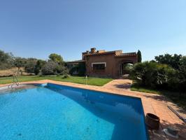 Villa En venta en Peralada photo 0