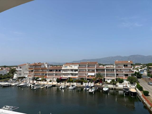 Piso En venta en Castelló d'Empúries photo 0