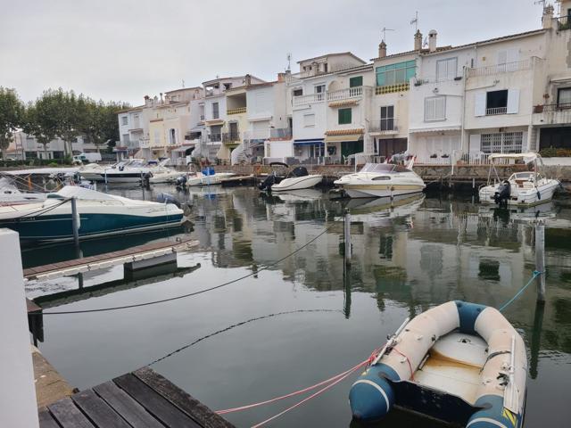 Villa En venta en Castelló d'Empúries photo 0