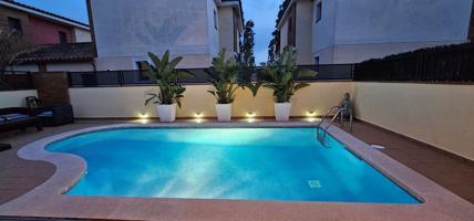 Villa En venta en Castelló d'Empúries photo 0