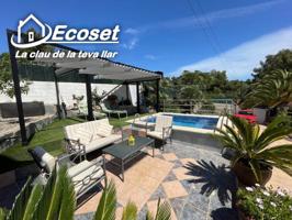 Chalet en venta en Vallirana photo 0