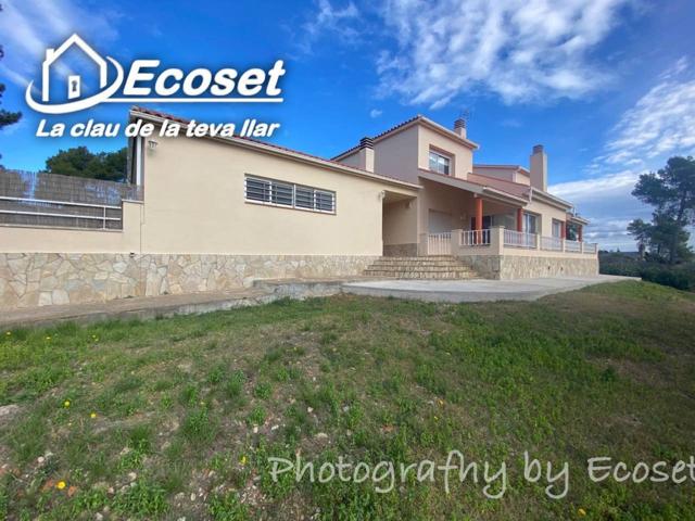 Chalet en venta en Vallirana photo 0