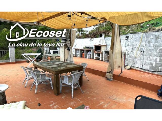 Acogedora casa a pie de calle con terraza, jardín y piscina en parcela de 830 m² photo 0