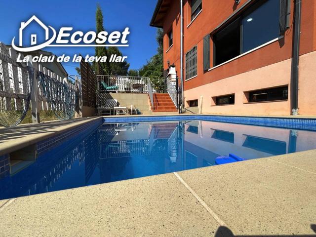 Exclusiva casa con piscina, jardín y vistas espectaculares en Cervelló photo 0