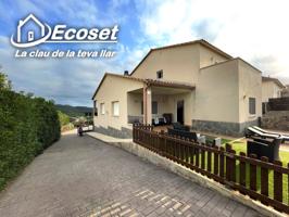 Casa independiente con gran parcela y vistas en Vallirana photo 0