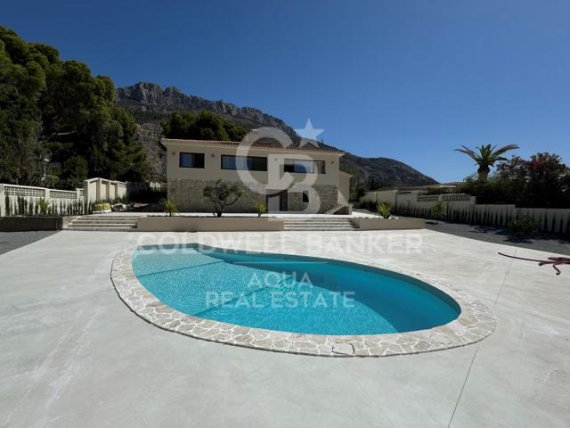 Villa En venta en Altea photo 0