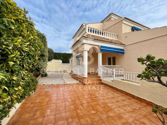 Casa En venta en La Nucia photo 0