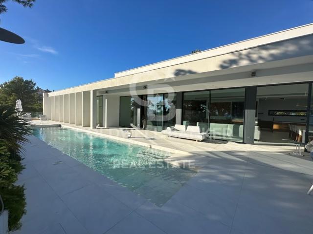 Villa En venta en Altea photo 0
