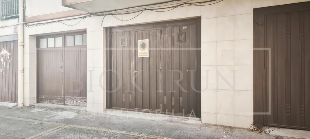 GARAJE CERRADO A LA VENTA EN ANAKA photo 0