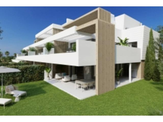 Residencial con un diseño distintivo en Estepona, Málaga. Los apartamentos independientes se encuentran distribuidos en photo 0