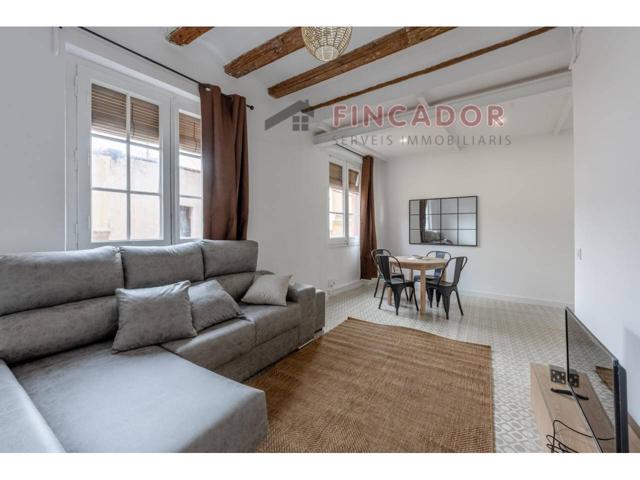 EN UN BARRIO ESPECIAL COMO SANTA CATERINA, EN FINCA DEL SIGLO XIX CATALOGADA Y REFORMADA, SE ENCUENTRA ESTA JOYA! photo 0