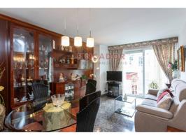 Piso en venta en Centre-Can Mariner(08921) photo 0
