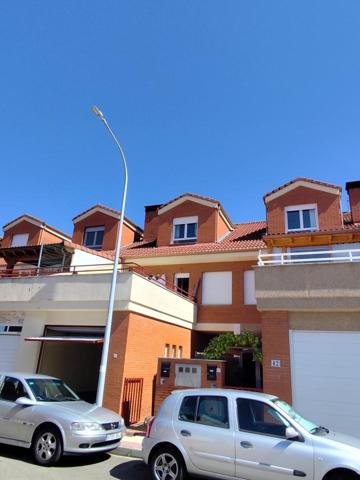 URBAN HOME VENDE CHALET ADOSADO EN RIBASECA!!!! photo 0