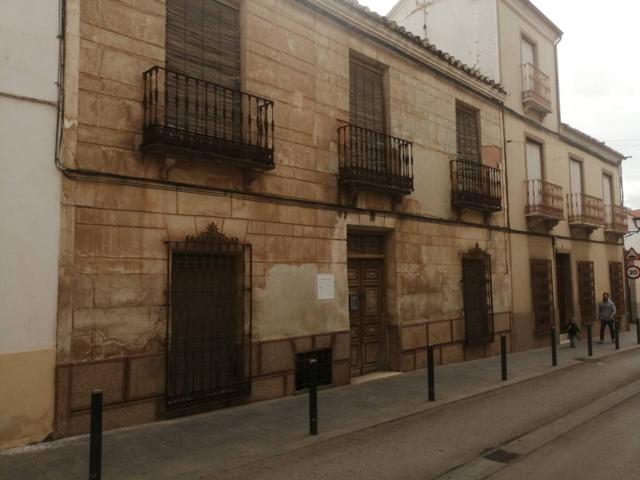 Casa solariega en el casco histórico en una sus principales calles. photo 0