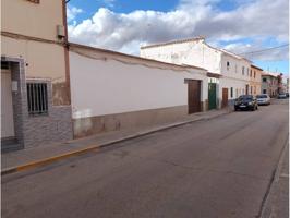 Gran solar en la zona del antiguo cuartel listo para construir. photo 0