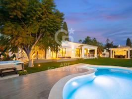 Villa En venta en Marbella photo 0