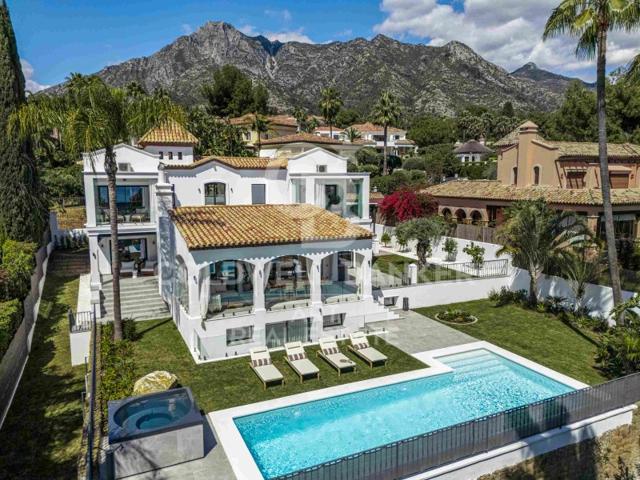 Villa En venta en Marbella photo 0