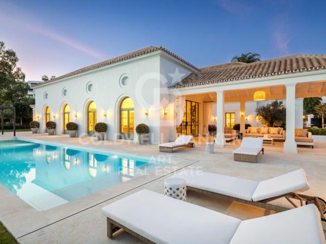 Villa En venta en Marbella photo 0