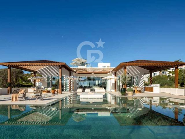 Villa En venta en Marbella photo 0