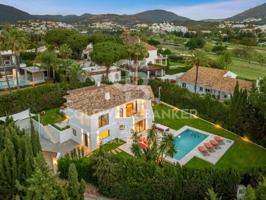 Villa En venta en Marbella photo 0