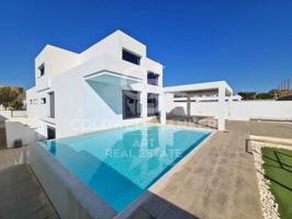 Villa En venta en Almería photo 0