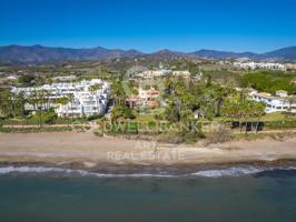 Villa En venta en Estepona photo 0