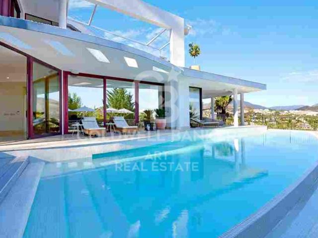 Villa En venta en Marbella photo 0