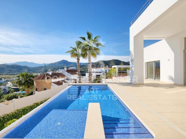Villa En venta en Benahavís photo 0
