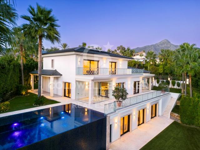 Villa En venta en Marbella photo 0