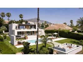 Villa En venta en Marbella photo 0