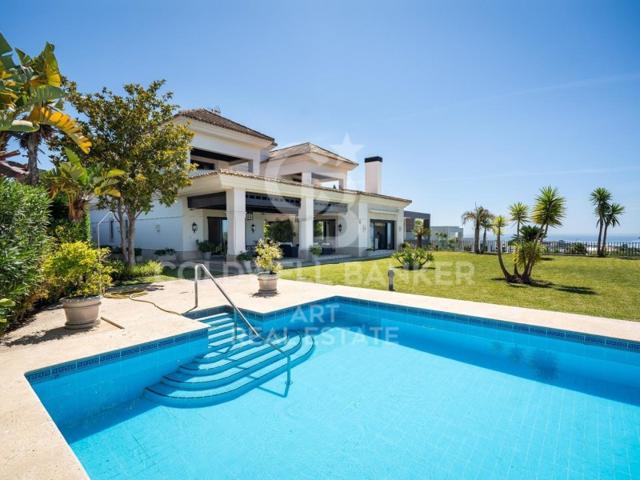 Villa En venta en Marbella photo 0