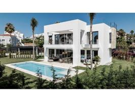 Villa En venta en Estepona photo 0