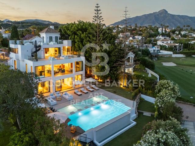 Villa En venta en Marbella photo 0