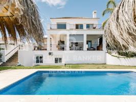 Villa En venta en Estepona photo 0