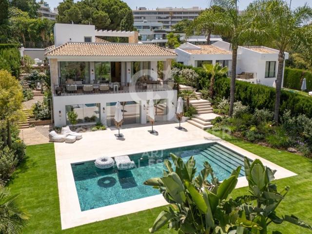 Villa En venta en Marbella photo 0