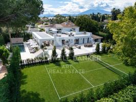 Villa En venta en Marbella photo 0