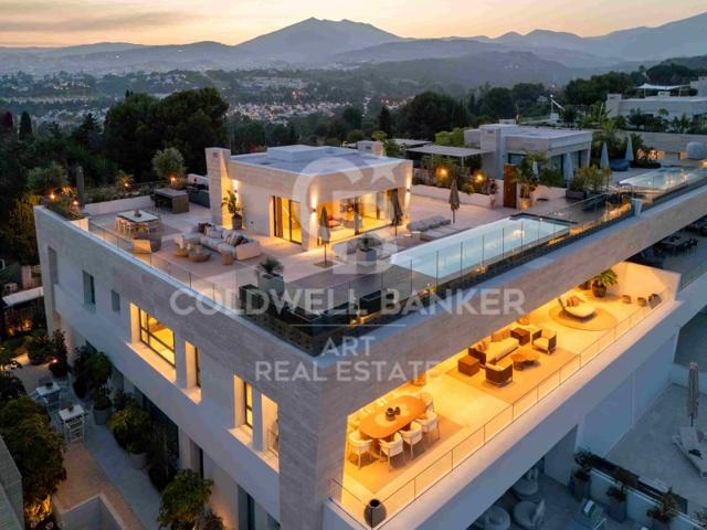 Villa En venta en Marbella photo 0