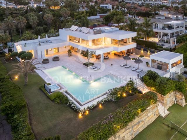 Villa En venta en Marbella photo 0