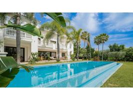Villa En venta en Marbella photo 0