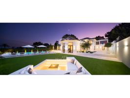 Villa En venta en Marbella photo 0