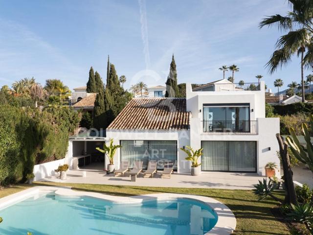 Villa En venta en Marbella photo 0