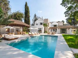 Villa En venta en Marbella photo 0