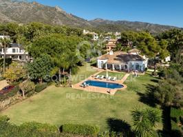 Villa En venta en Marbella photo 0