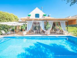 Villa En venta en Marbella photo 0