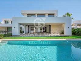 Villa En venta en Marbella photo 0