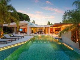 Villa En venta en Marbella photo 0