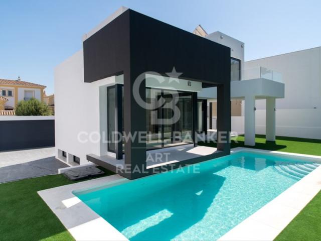 Villa En venta en Estepona photo 0