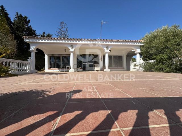 Villa En venta en Estepona photo 0