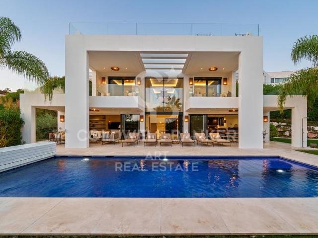 Villa En venta en Marbella photo 0