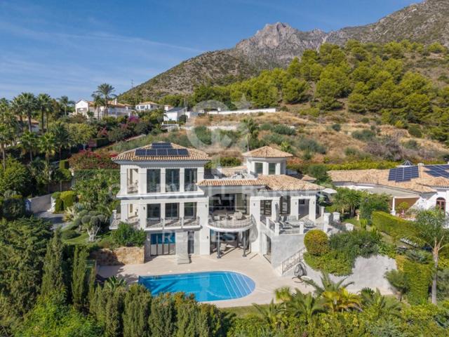 Villa En venta en Marbella photo 0